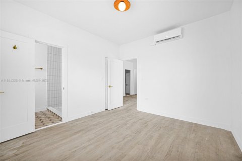 Снять в аренду квартиру в Майами-Бич, Флорида 2 спальни, 65.03м2, № 1942250 - фото 7