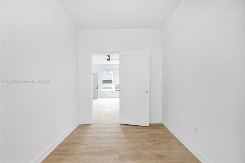 Снять в аренду квартиру в Майами-Бич, Флорида 2 спальни, 65.03м2, № 1942250 - фото 22