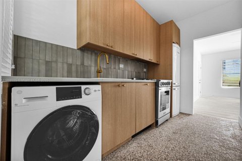 Снять в аренду квартиру в Майами-Бич, Флорида 2 спальни, 65.03м2, № 1942250 - фото 13