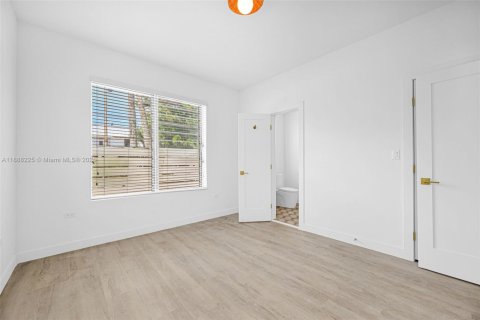 Снять в аренду квартиру в Майами-Бич, Флорида 2 спальни, 65.03м2, № 1942250 - фото 8