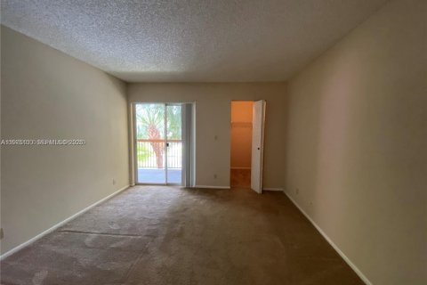 Apartment in Tamarac, Florida 1 bedroom, 68.84 sq.m. № 2036287 - photo 15