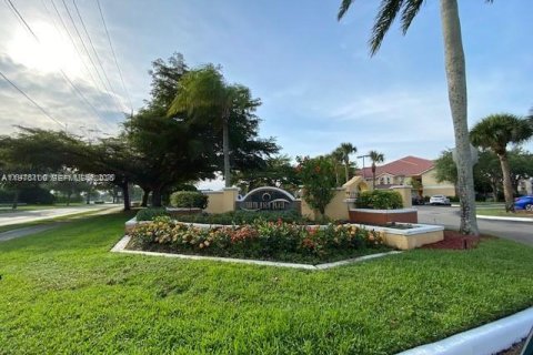 Apartment in Tamarac, Florida 1 bedroom, 68.84 sq.m. № 2036287