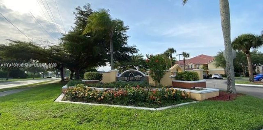 Apartment in Tamarac, Florida 1 bedroom, 68.84 sq.m. № 2036287