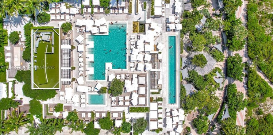 Condominio en Miami Beach, Florida, 2 dormitorios № 1840746