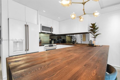 Condominio en venta en Miami Beach, Florida, 2 dormitorios, 83.61 m2 № 1840746 - foto 12