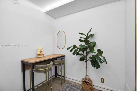 Condominio en venta en Miami Beach, Florida, 2 dormitorios, 83.61 m2 № 1840746 - foto 26