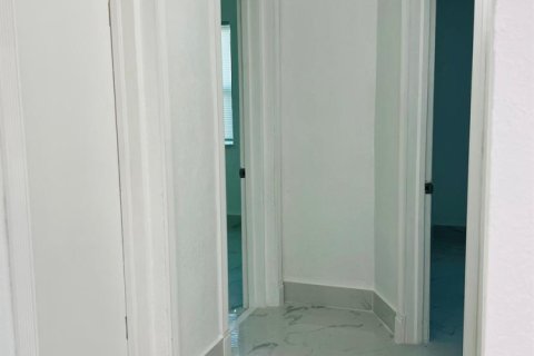 House in Fort Lauderdale, Florida 5 bedrooms, 179.86 sq.m. № 2083547 - photo 23