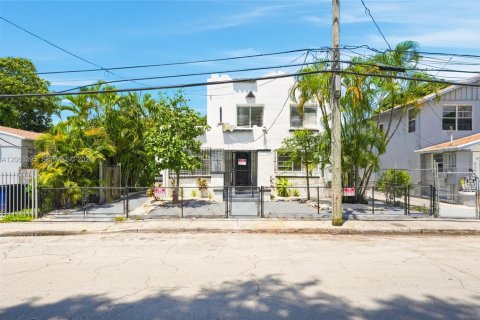 Studio in Miami, Florida № 2265542