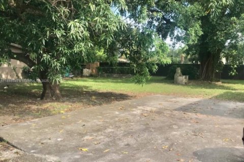 Propiedad comercial en venta en Miami, Florida, 178.09 m2 № 2012289 - foto 4