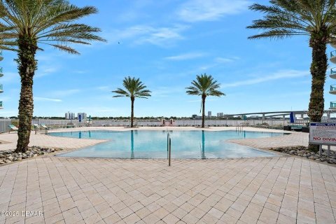Condo in Holly Hill, Florida, 2 bedrooms № 2125112 - photo 25