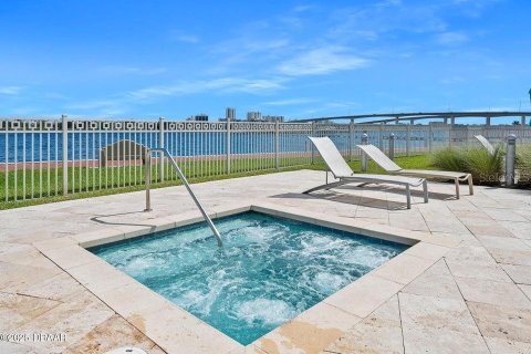 Condo in Holly Hill, Florida, 2 bedrooms № 2125112 - photo 20