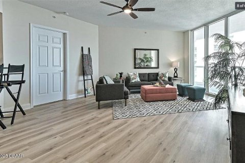 Condo in Holly Hill, Florida, 2 bedrooms № 2125112 - photo 13