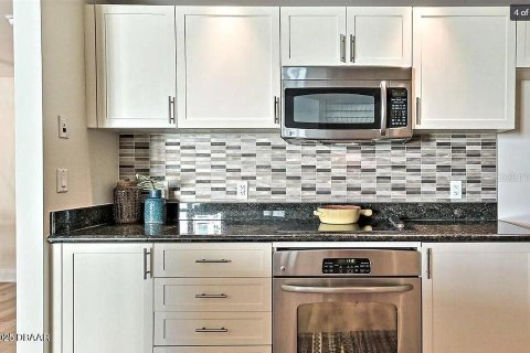 Condo in Holly Hill, Florida, 2 bedrooms № 2125112 - photo 5