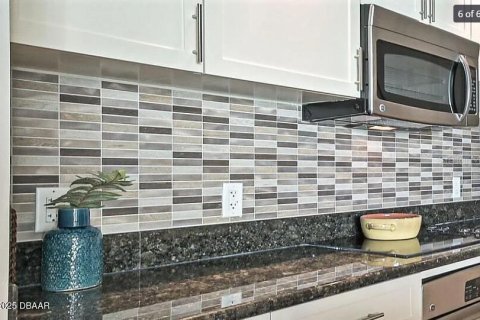 Condo in Holly Hill, Florida, 2 bedrooms № 2125112 - photo 7