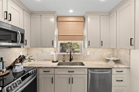 Condominio en venta en Tampa, Florida, 2 dormitorios, 105.82 m2 № 1787890 - foto 3
