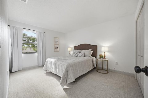 House in Palm Harbor, Florida 3 bedrooms, 188.22 sq.m. № 2206910 - photo 27