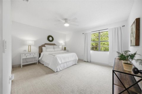House in Palm Harbor, Florida 3 bedrooms, 188.22 sq.m. № 2206910 - photo 22