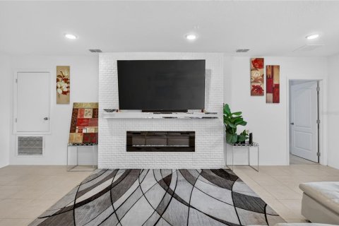 Villa ou maison à vendre à Winter Haven, Floride: 4 chambres, 174.1 m2 № 2368939 - photo 8
