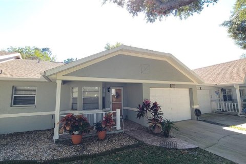 House in Ocala, Florida 2 bedrooms, 106.93 sq.m. № 2166523