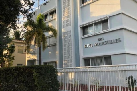 Кондоминиум с 1 спальней в Майами-Бич, Флорида № 2054872