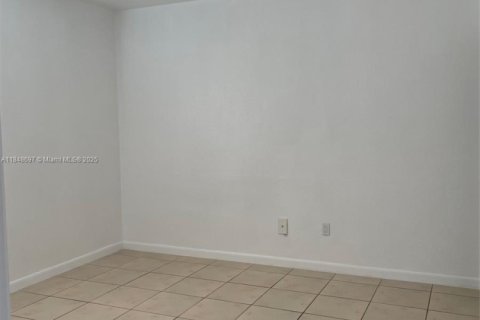 Купить кондоминиум в Майами-Бич, Флорида 1 спальня, 61.5м2, № 2054872 - фото 8