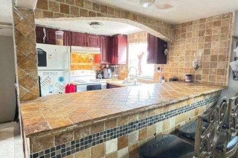 Casa en venta en Lake Worth, Florida, 2 dormitorios, 79.15 m2 № 2176390 - foto 3