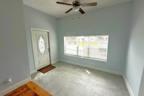 Villa ou maison à louer à St. Lucie, Floride: 3 chambres, 103.86 m2 № 2251373 - photo 4