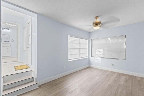 Villa ou maison à louer à St. Lucie, Floride: 3 chambres, 103.86 m2 № 2251373 - photo 11