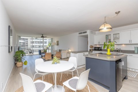 Copropriété à vendre à Key Biscayne, Floride: 2 chambres, 124.02 m2 № 1714202 - photo 1