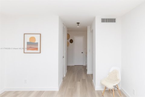 Copropriété à vendre à Key Biscayne, Floride: 2 chambres, 124.02 m2 № 1714202 - photo 13