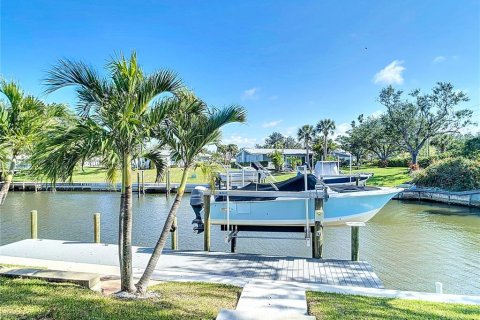 House in Englewood, Florida 3 bedrooms, 244.98 sq.m. № 1524678 - photo 4
