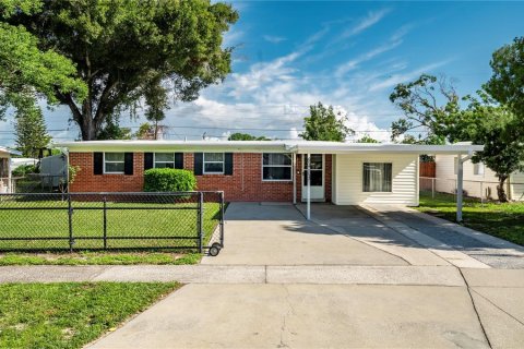 Villa ou maison à Tampa, Floride 3 chambres, 103.59 m2 № 2347662