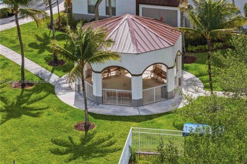 Купить кондоминиум в Мирамар, Флорида 2 спальни, 111.95м2, № 2253924 - фото 27