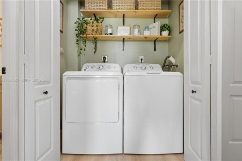 Купить кондоминиум в Мирамар, Флорида 2 спальни, 111.95м2, № 2253924 - фото 15
