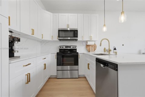Купить кондоминиум в Мирамар, Флорида 2 спальни, 111.95м2, № 2253924 - фото 6