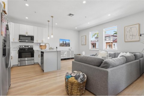 Купить кондоминиум в Мирамар, Флорида 2 спальни, 111.95м2, № 2253924 - фото 3