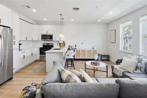 Купить кондоминиум в Мирамар, Флорида 2 спальни, 111.95м2, № 2253924 - фото 4
