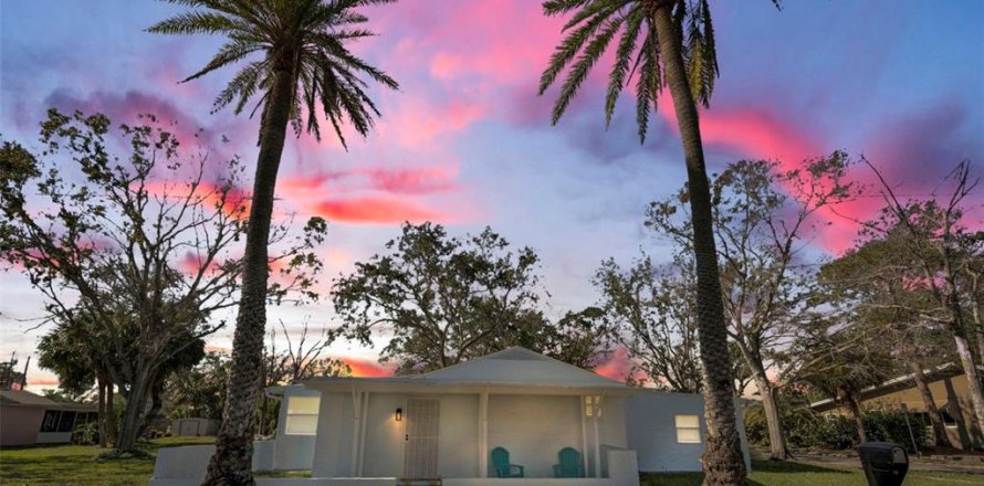 Casa en Tarpon Springs, Florida 3 dormitorios, 122.07 m2 № 1527146