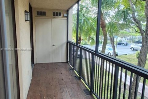Condominio en alquiler en Miami, Florida, 3 dormitorios, 112.32 m2 № 2047053 - foto 22