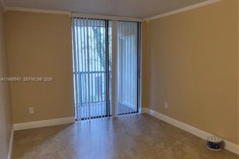 Condominio en alquiler en Miami, Florida, 3 dormitorios, 112.32 m2 № 2047053 - foto 17