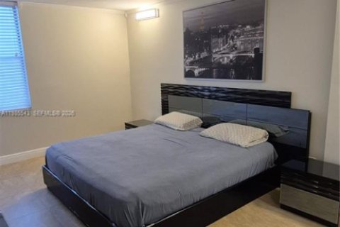Condominio en alquiler en Miami, Florida, 3 dormitorios, 112.32 m2 № 2047053 - foto 14