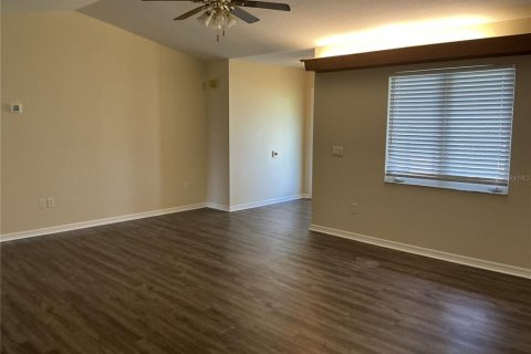 Appartement à louer à North Port, Floride: 3 chambres, 146.69 m2 № 2377881 - photo 5