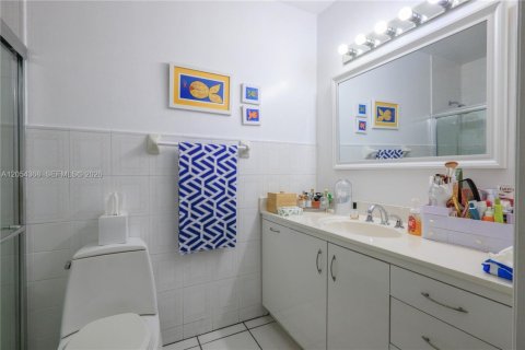 Villa ou maison à vendre à Miami, Floride: 3 chambres, 143.07 m2 № 2274731 - photo 21