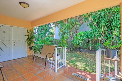 Villa ou maison à vendre à Miami, Floride: 3 chambres, 143.07 m2 № 2274731 - photo 29