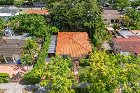 Villa ou maison à vendre à Miami, Floride: 3 chambres, 143.07 m2 № 2274731 - photo 2