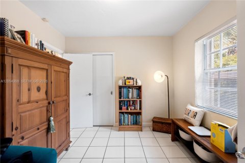 Villa ou maison à vendre à Miami, Floride: 3 chambres, 143.07 m2 № 2274731 - photo 17