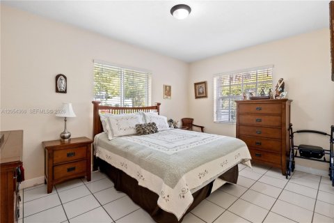 Villa ou maison à vendre à Miami, Floride: 3 chambres, 143.07 m2 № 2274731 - photo 12