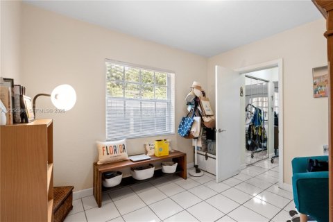Villa ou maison à vendre à Miami, Floride: 3 chambres, 143.07 m2 № 2274731 - photo 16