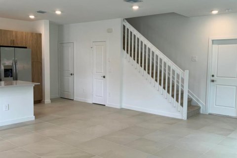 Touwnhouse à vendre à Stuart, Floride: 4 chambres, 177.91 m2 № 2268565 - photo 4
