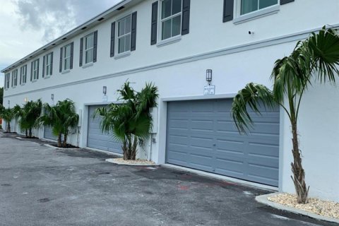 Touwnhouse à vendre à Stuart, Floride: 4 chambres, 177.91 m2 № 2268565 - photo 18